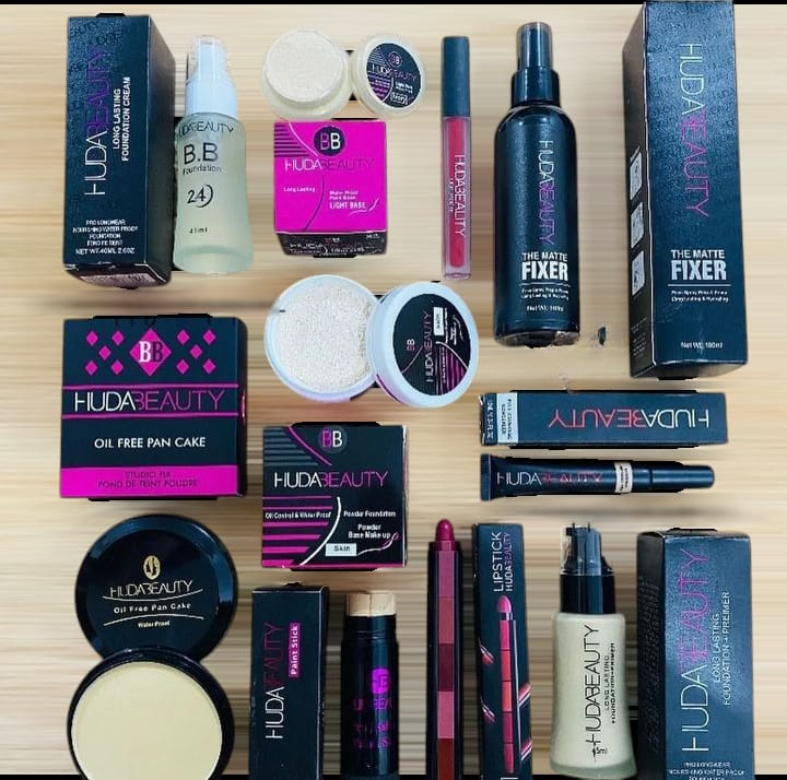 0 in 1 Makeup Deal / Huda Beauty Makeup Bundle