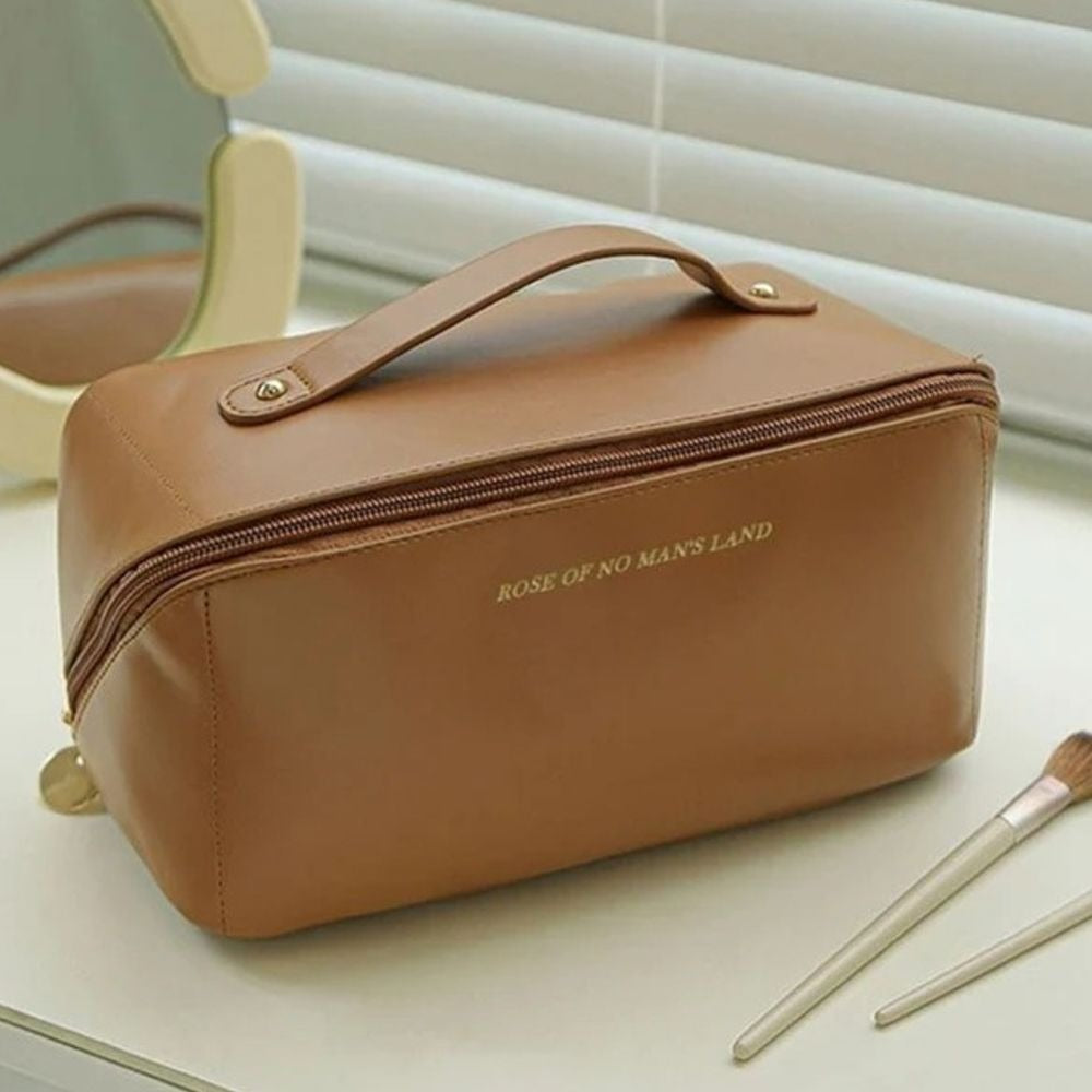 Large Capacity Travel Cosmetic Bag | Random colours