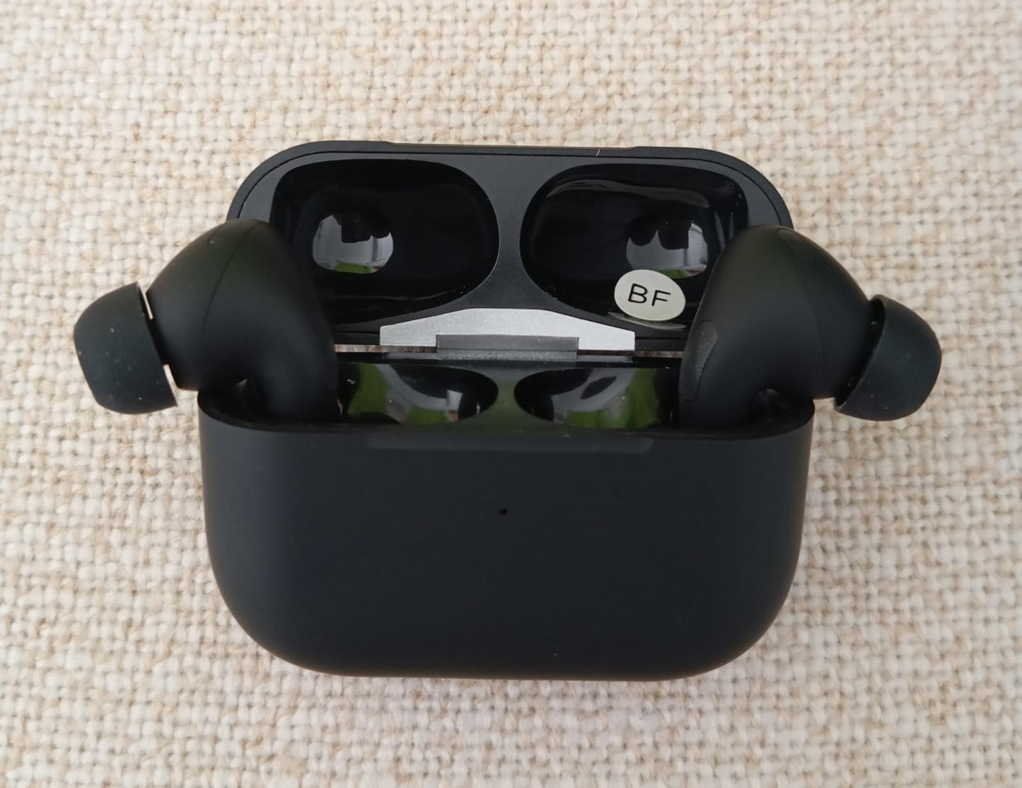 Pro 2 Wireless Earbuds – Black (Without Box)